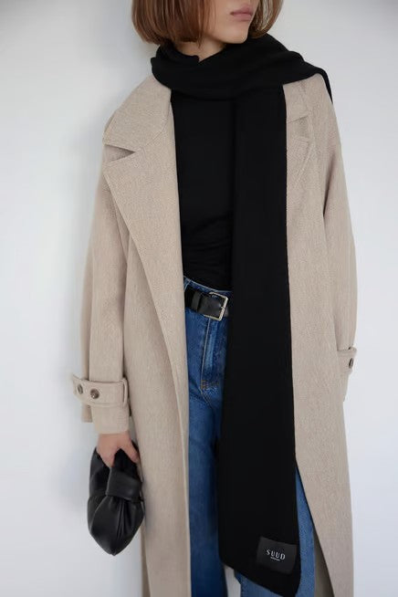 Black skinny scarf