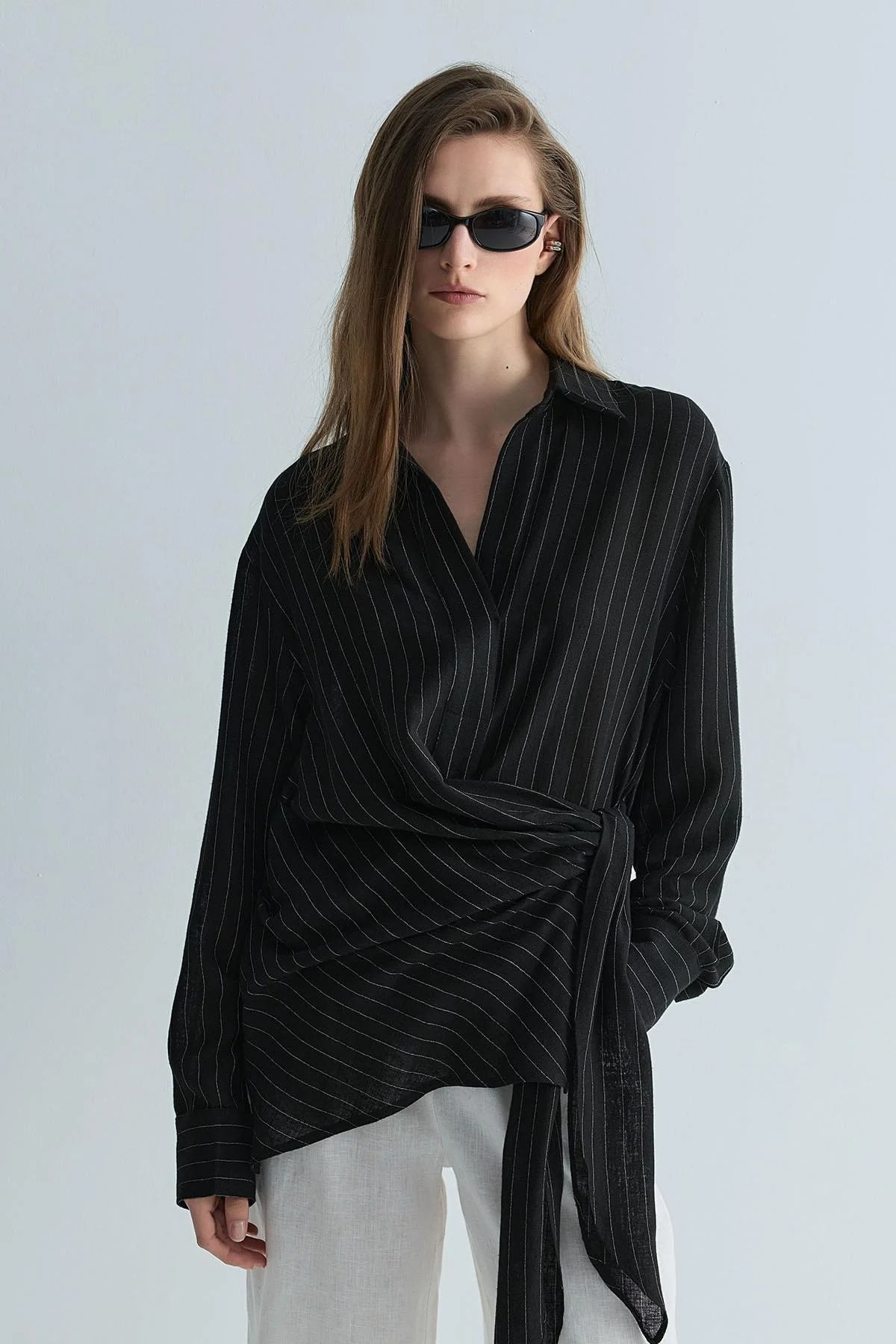 Black lino tied linen shirt