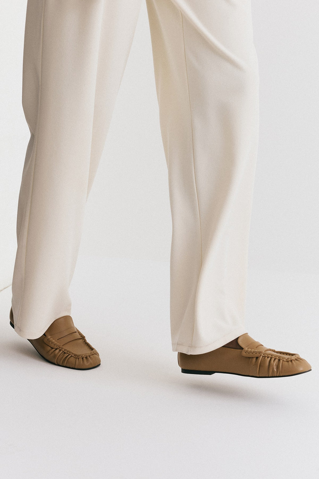 Caramel ruched loafers
