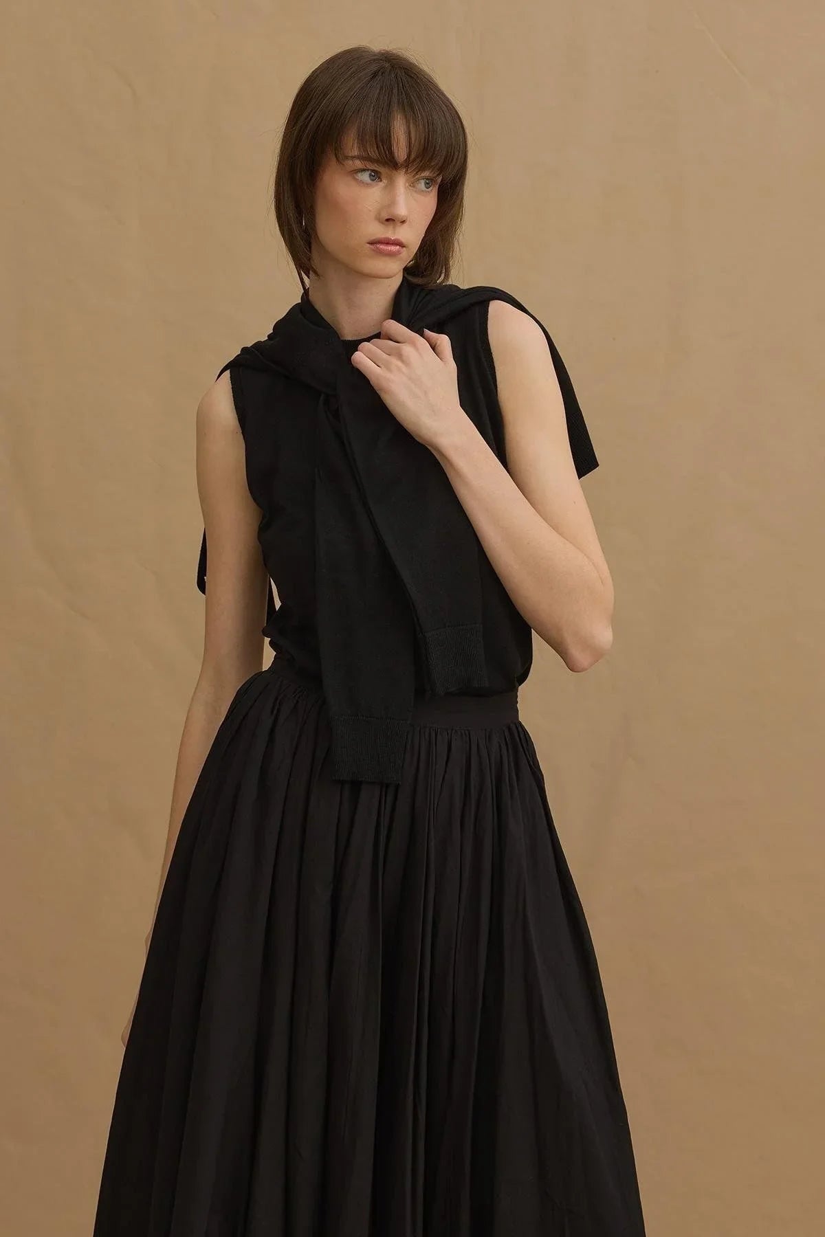 Black slim top and buttoned cardigan (2 Pieces)
