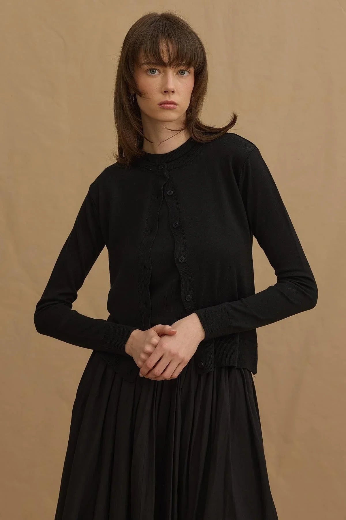 Black slim top and buttoned cardigan (2 Pieces)
