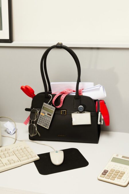 Medium belt bag black