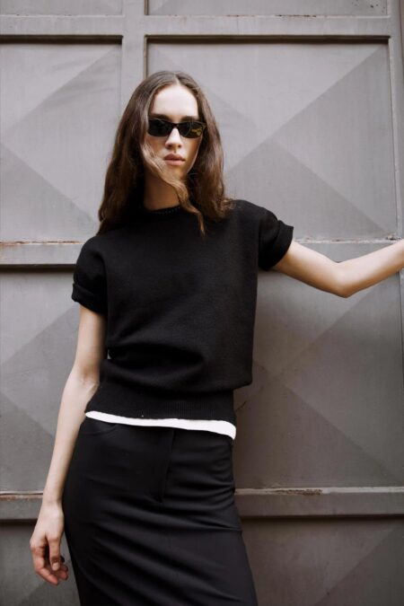Black robe short-sleeved knitwear t-shirt