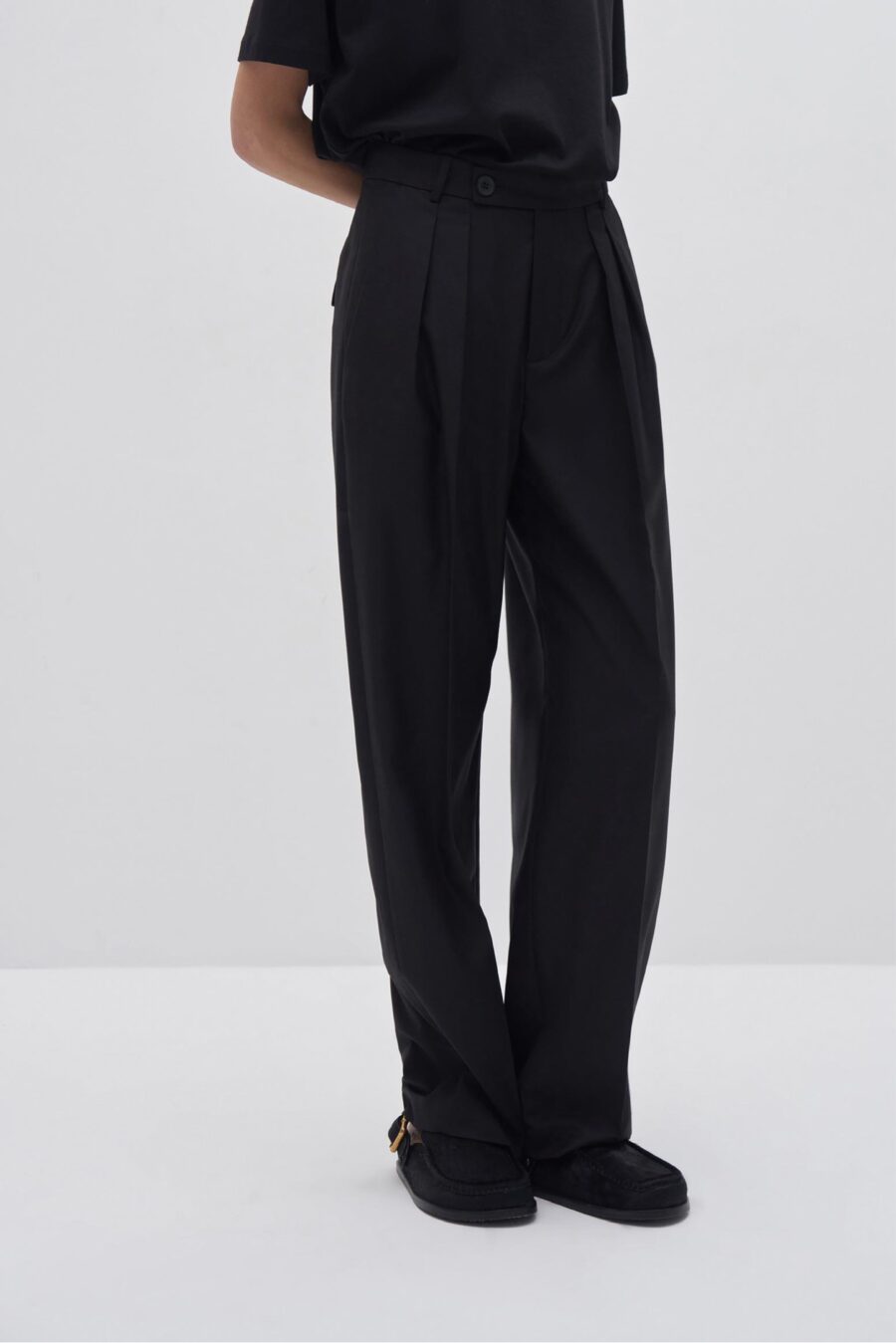 light Pleated wide leg trousers black