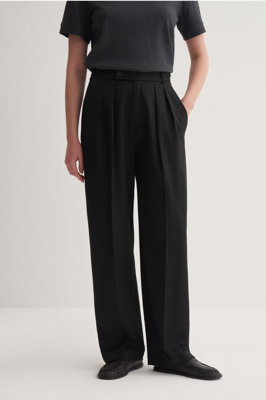 light Pleated wide leg trousers black