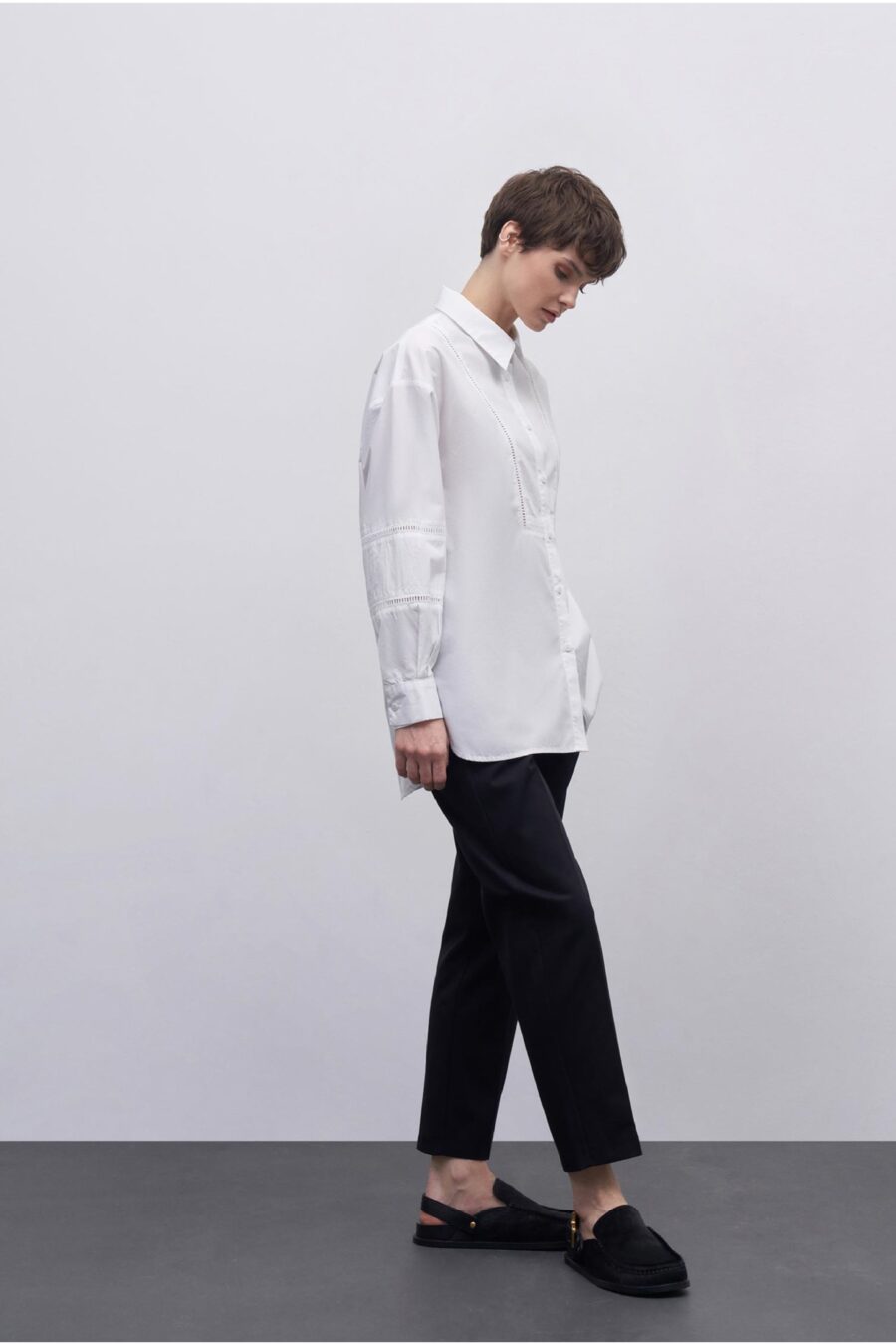 Scallop detailed cotton shirt ecru