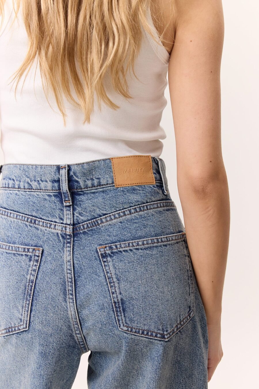 Mid waist loose fit jeans dark blue