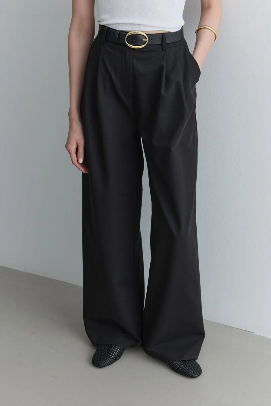 Straight leg trousers black