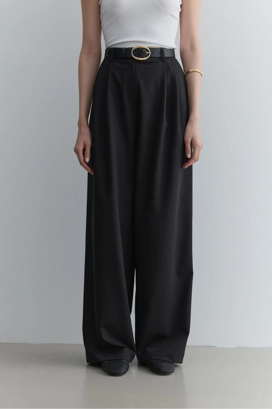 Straight leg trousers black