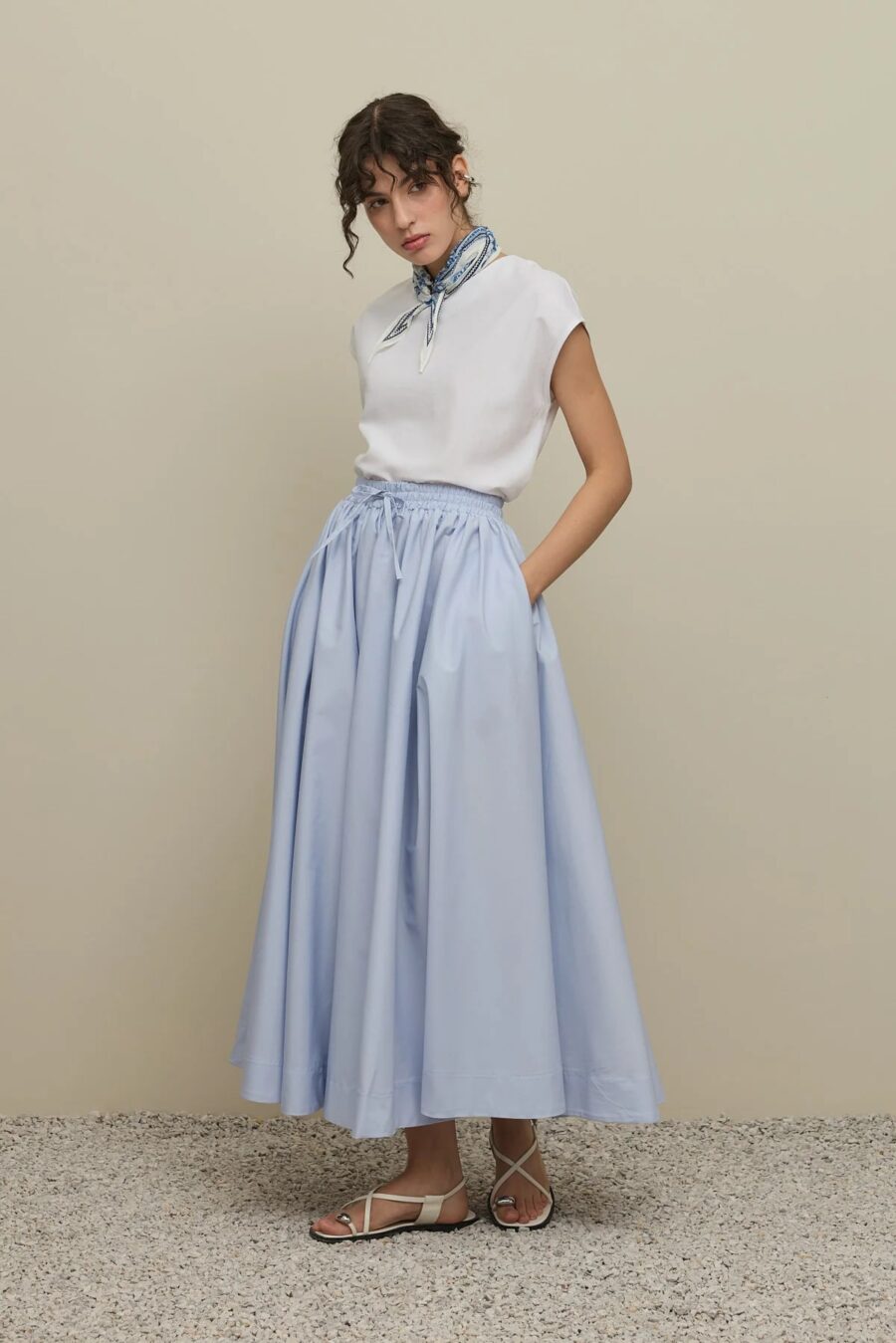 Thick pleated wide skirt light blue