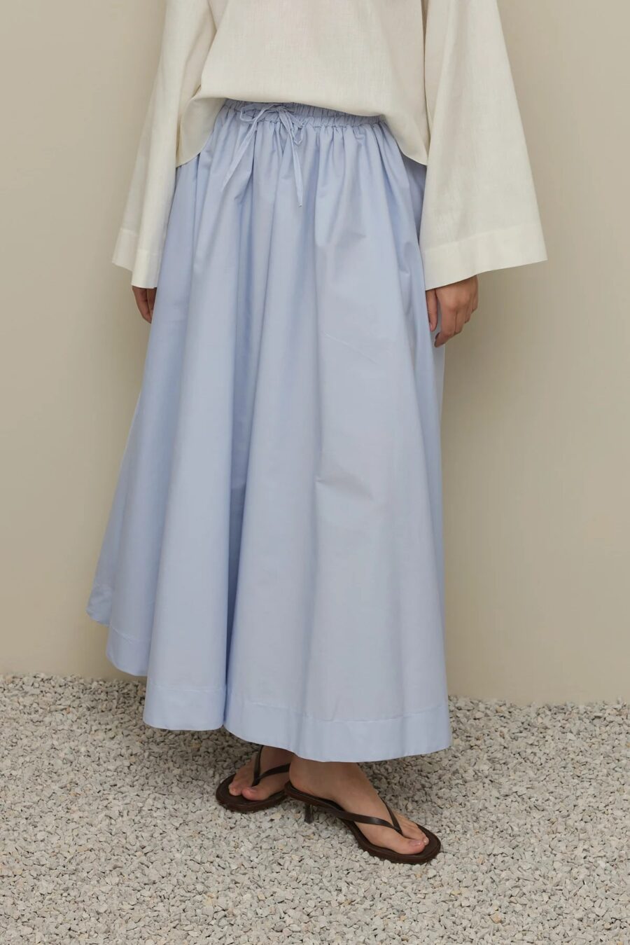 Thick pleated wide skirt light blue