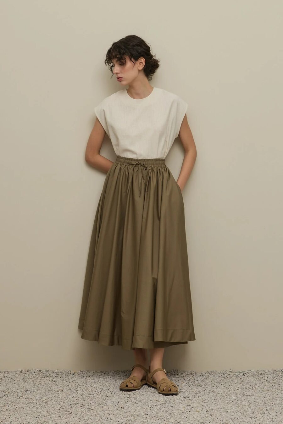 Thick pleated wide skirt mink