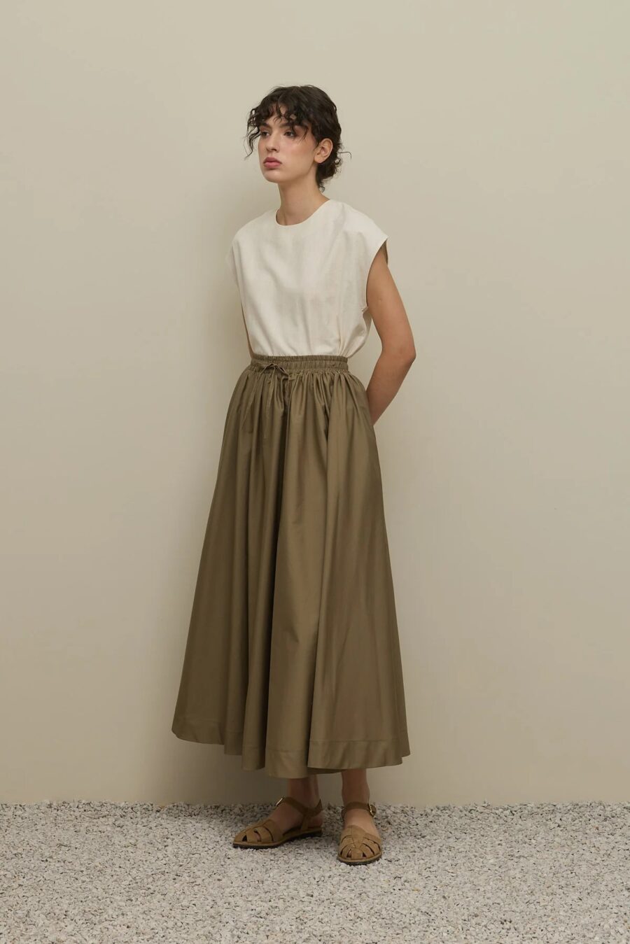 Thick pleated wide skirt mink