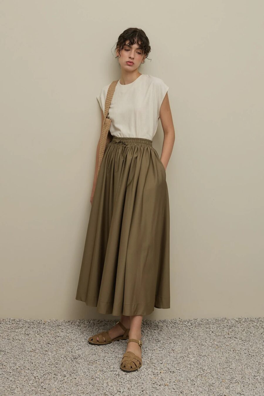 Thick pleated wide skirt mink