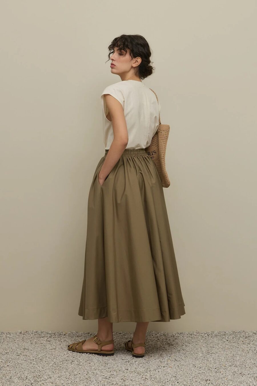 Thick pleated wide skirt mink