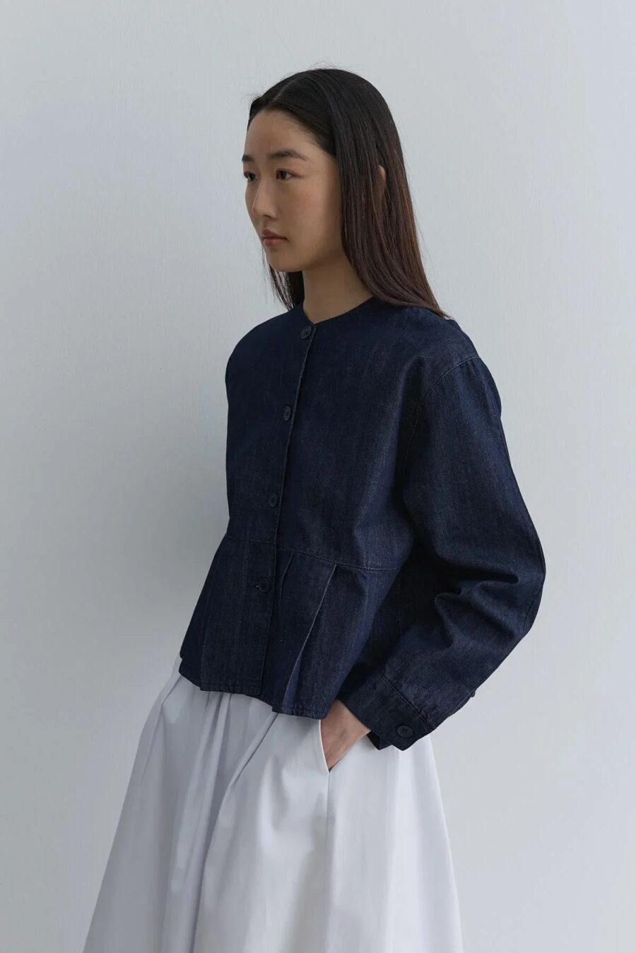 Pleated short denim jacket navy blue