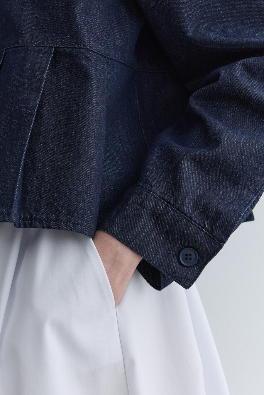 Pleated short denim jacket navy blue