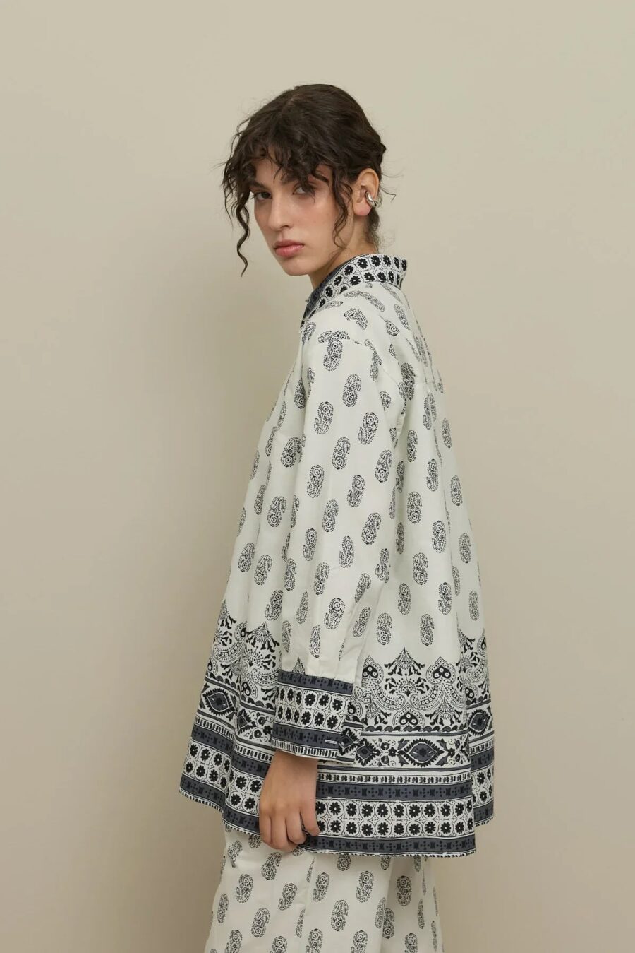 Paisley patterned suit black