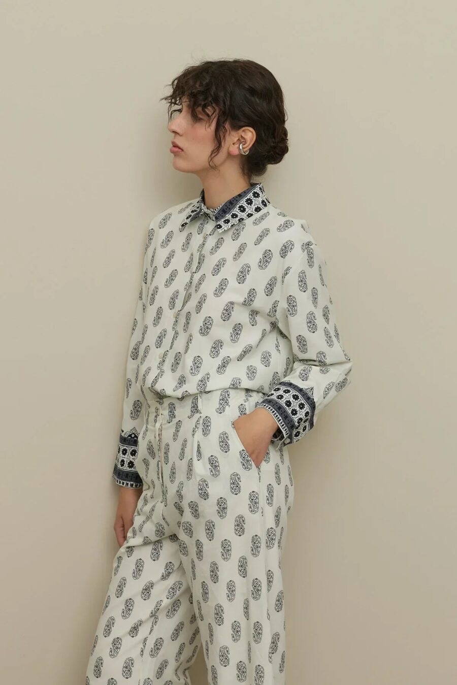 Paisley patterned suit black