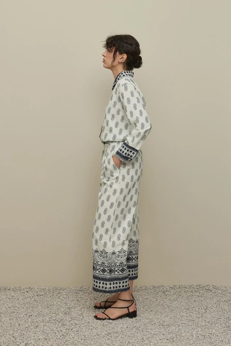 Paisley patterned suit black