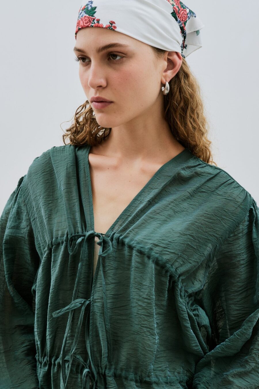 Patterned satin scarf dahlia