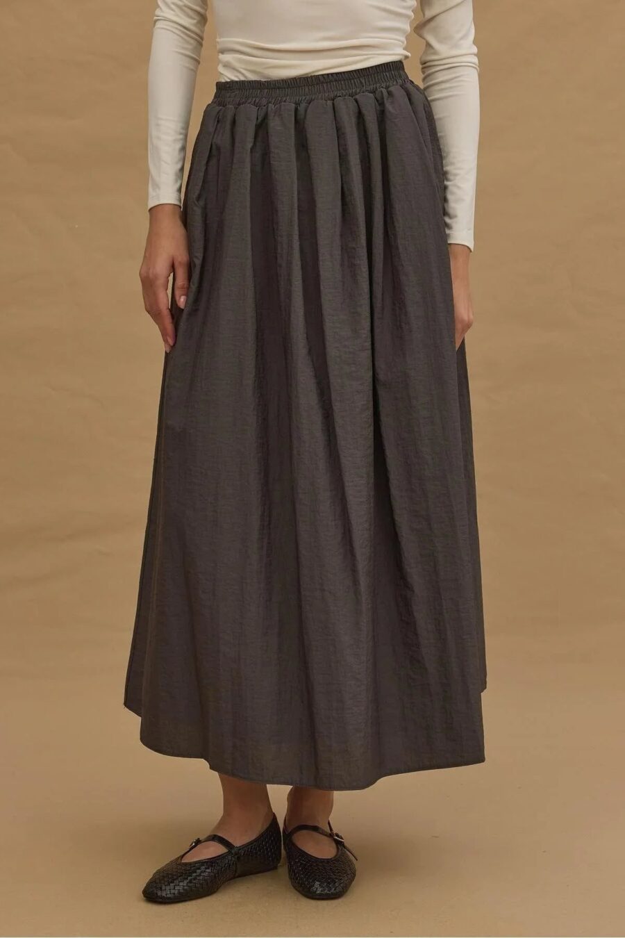 Anthracite pleated skirt suit