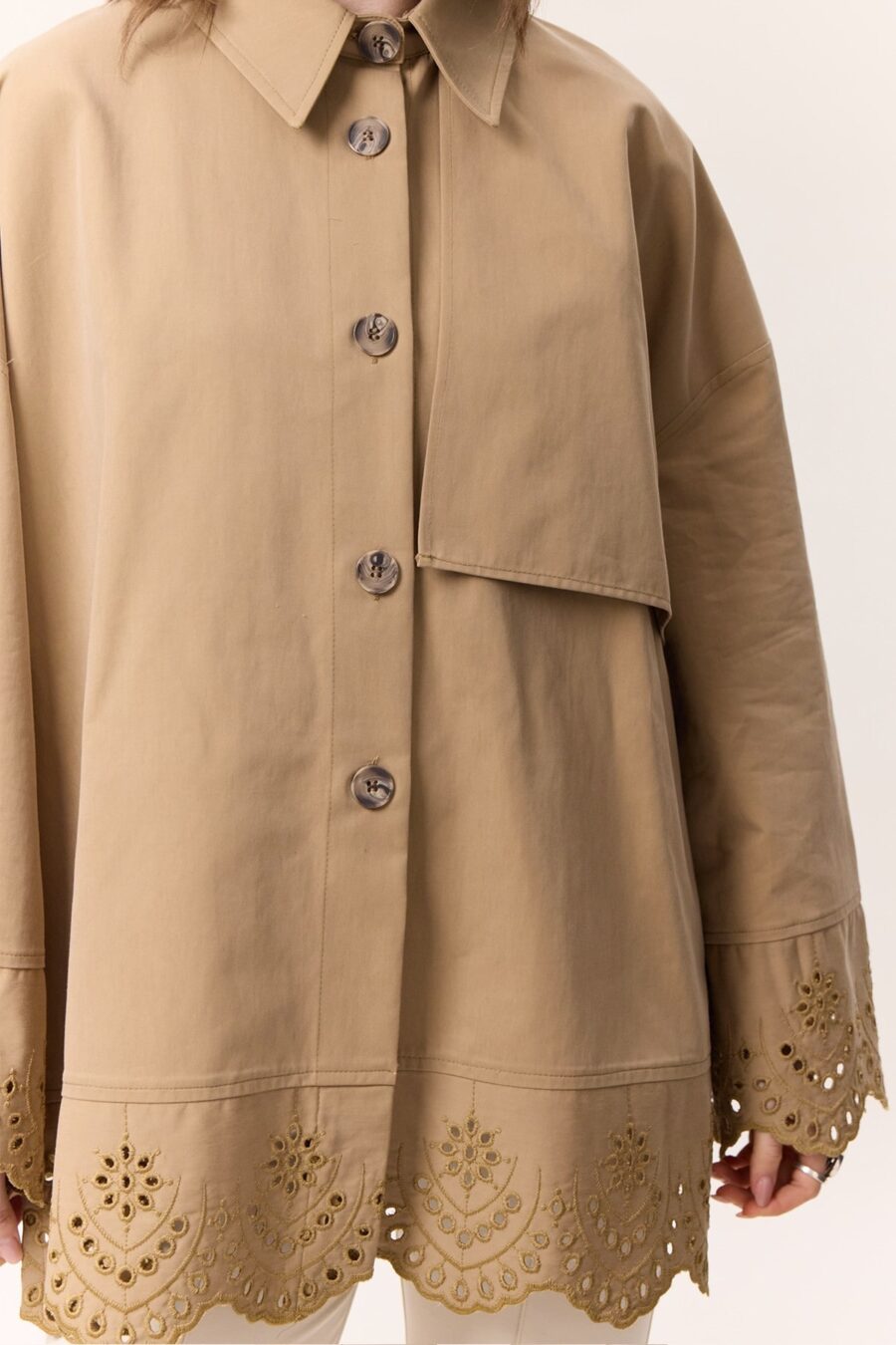 Embroidery detailed design trench coat camel