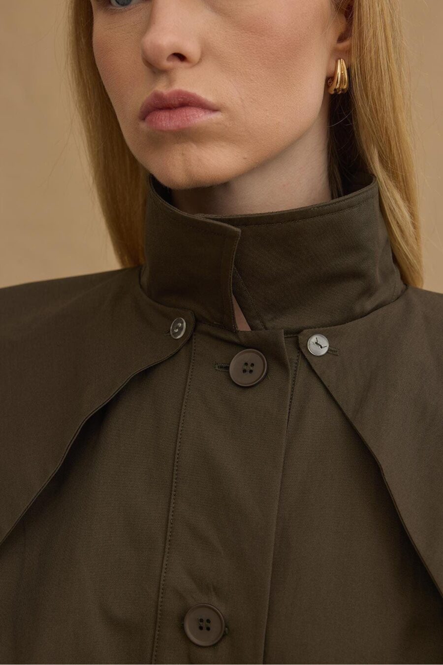 Khaki detachable-collar trench coat