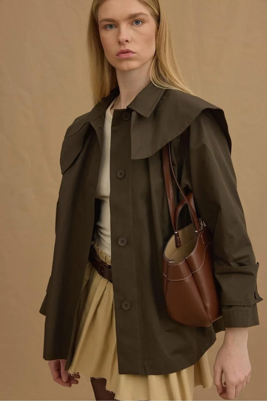 Khaki detachable-collar trench coat