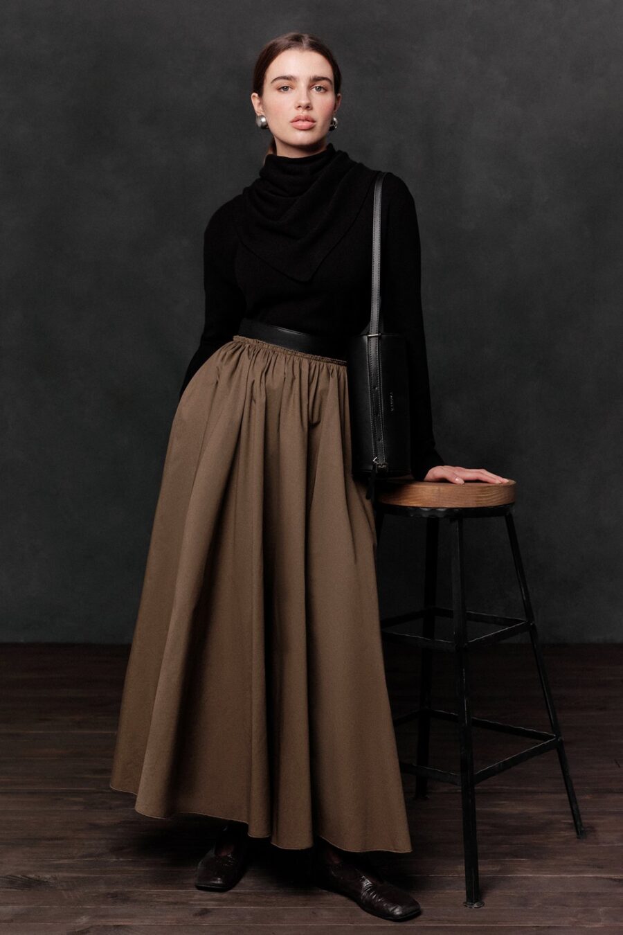 Khaki wide leather-trim skirt