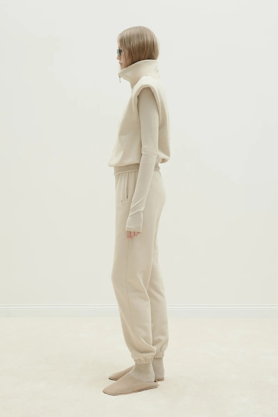 women-beige-roux-zippered-vest-tracksuit-kanstore-3-min Beige roux zippered vest tracksuit