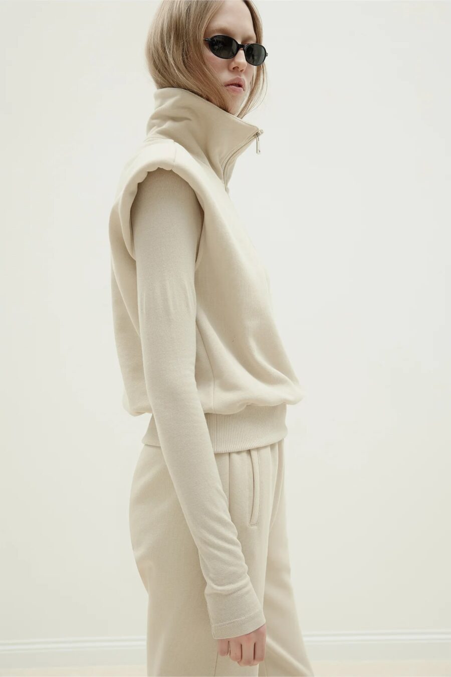 women-beige-roux-zippered-vest-tracksuit-kanstore-4-min Beige roux zippered vest tracksuit