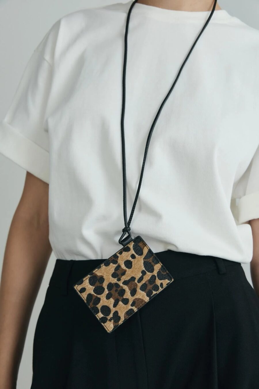 women-brown-lue-leopard-mirrored-card-holder-kanstore-3-min Brown lue leopard mirrored card holder