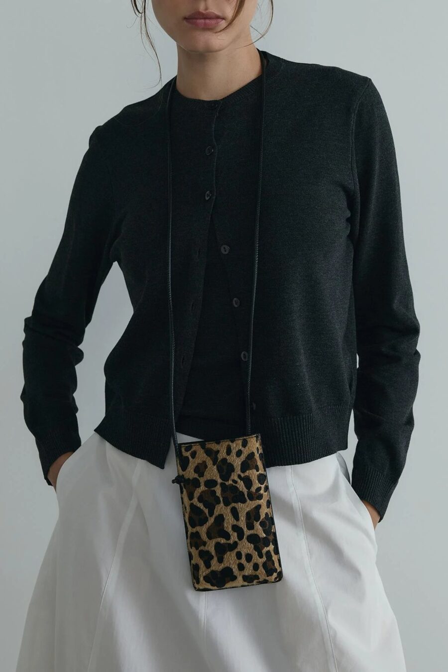 women-brown-mia-leopard-phone-bag-kanstore-3-min Brown mia leopard phone bag