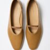 Caramel low-heel strap flats