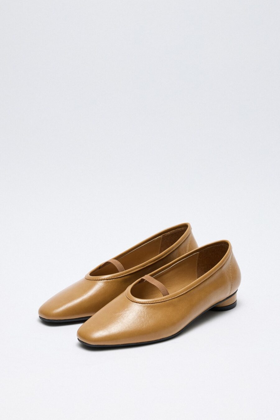 Caramel low-heel strap flats