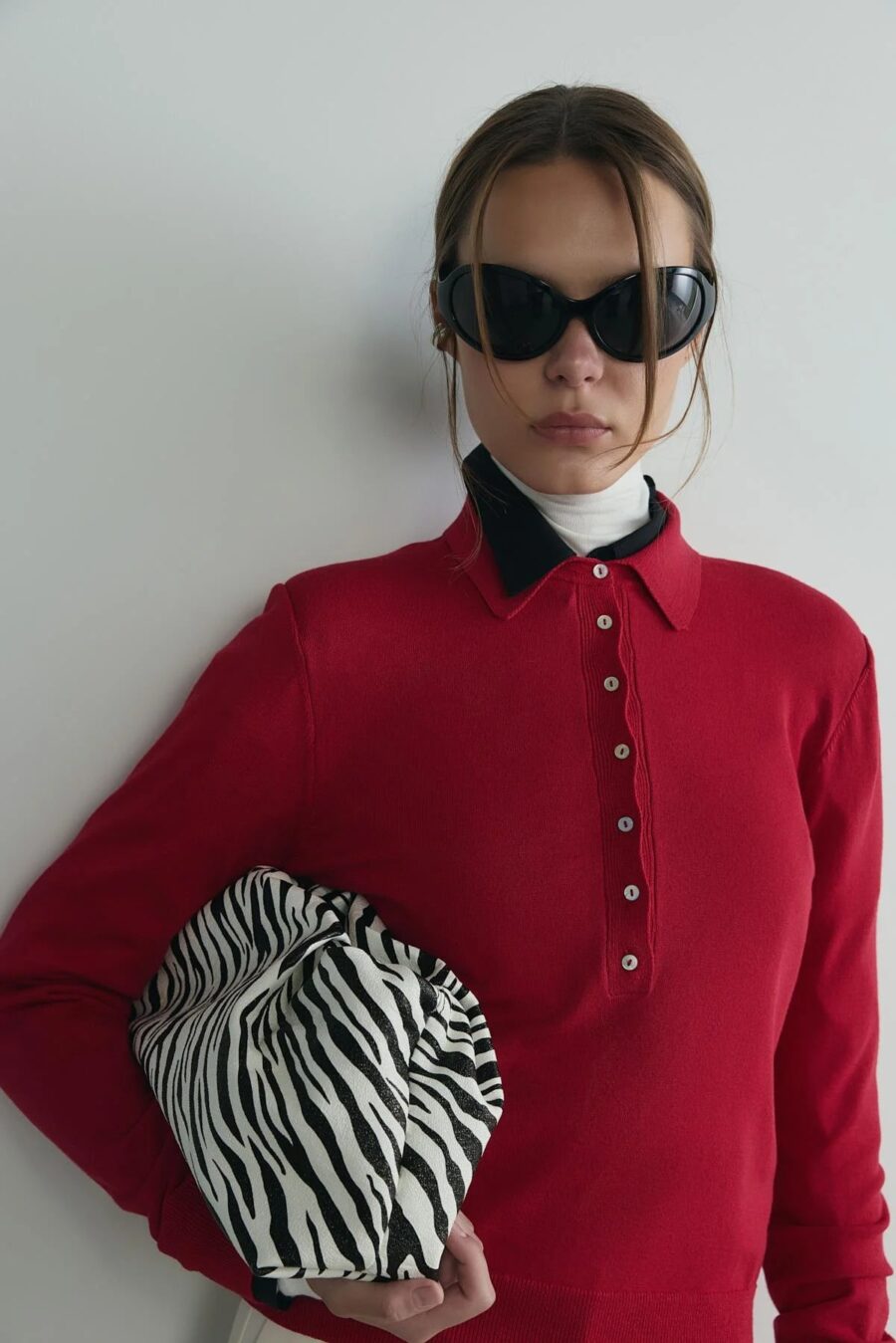 White cove zebra drawstring handbag