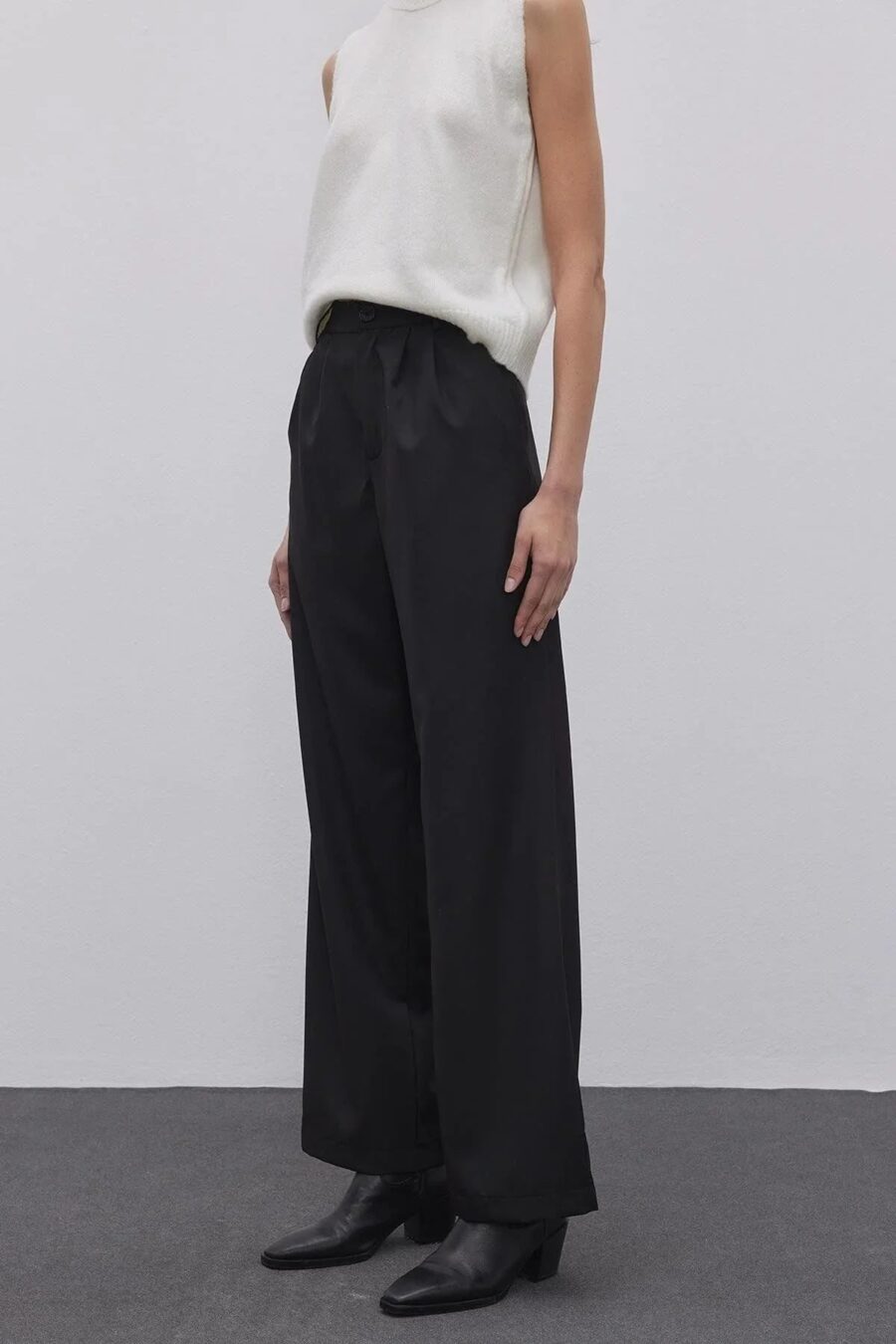 Black pleated palazzo trousers