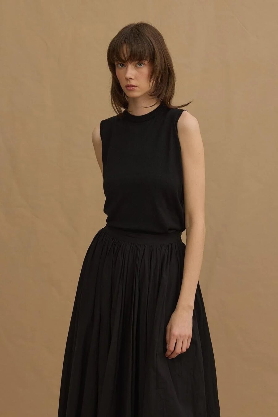 womens-black-slim-top-and-buttoned-cardigan-kanstore-4-min Black slim top and buttoned cardigan (2 Pieces)