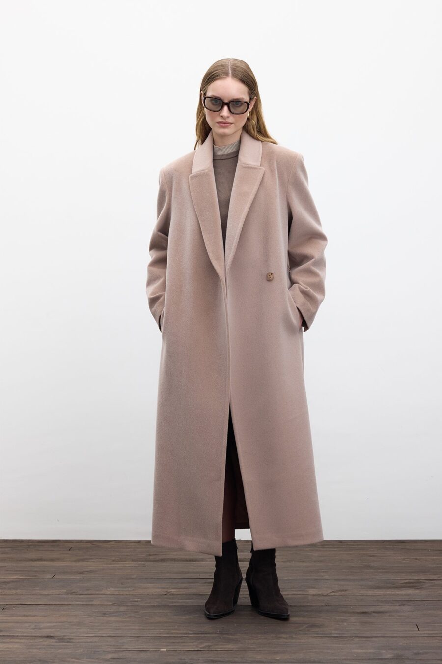 Belted long cachet coat mink