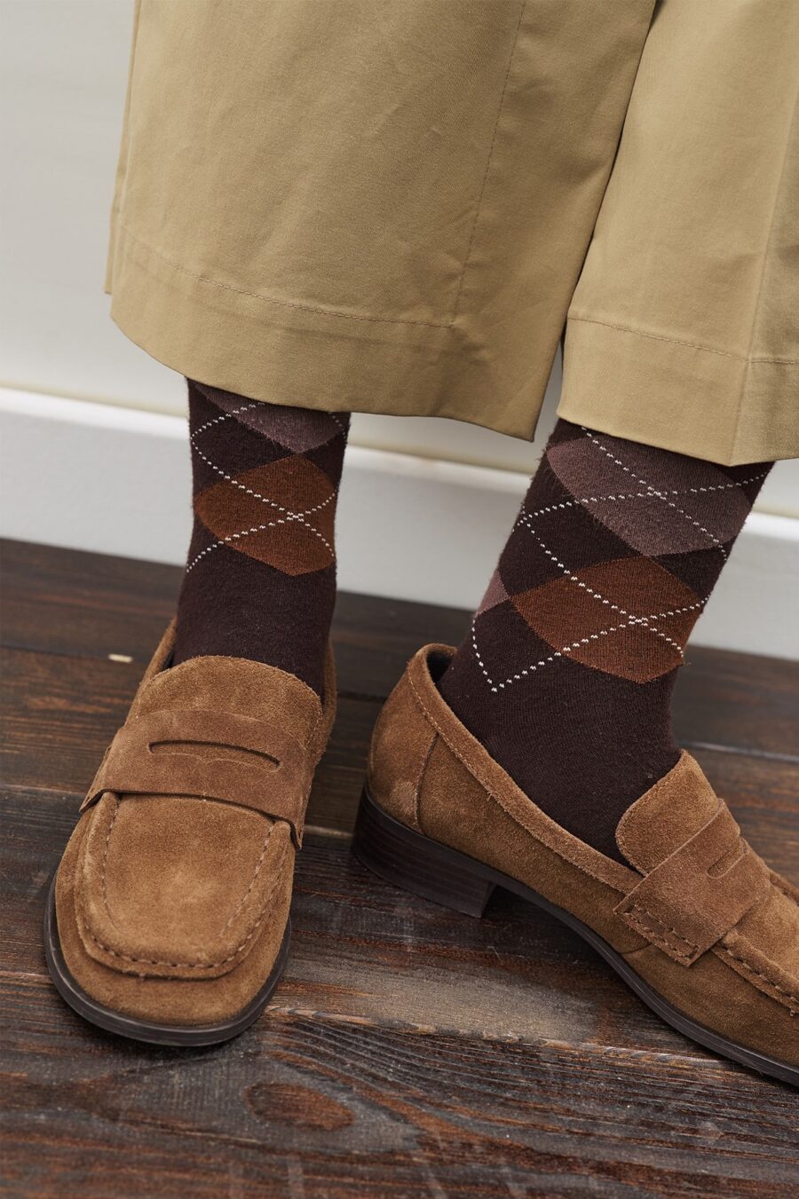 Diamond pattern socks brown check