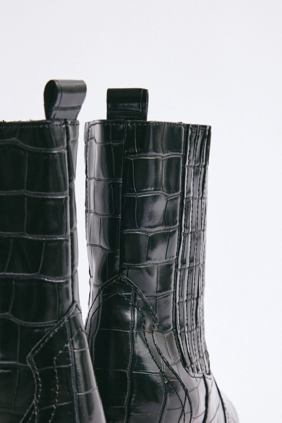 black-croc-square-toe-elastic-ankle-boots-kanstore-2-min Black croc square-toe elastic ankle boots