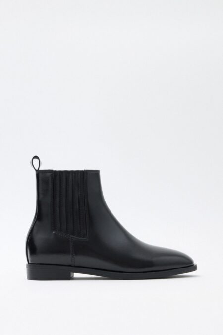 Black elastic ankle boots