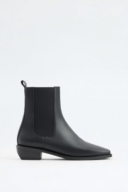 Black square-toe elastic boots