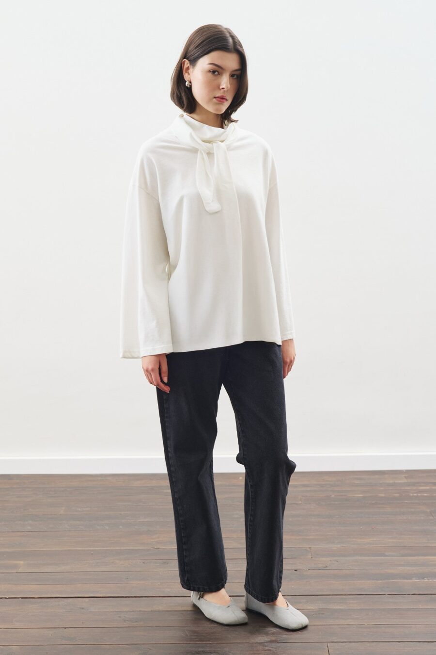 1200x1800_-92856-16-B-min Ecru high-neck tie blouse