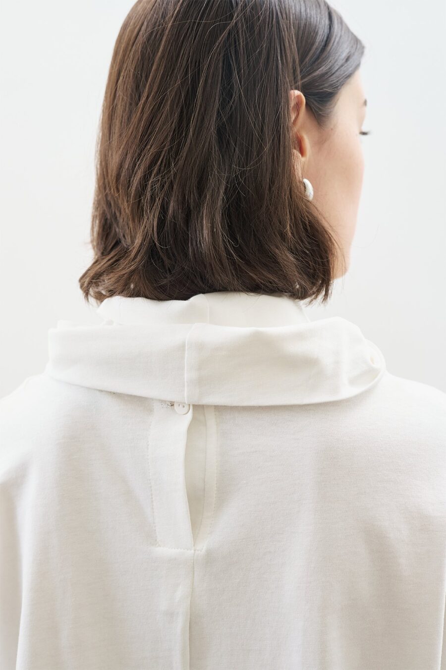 1200x1800_-92860-16-B-min Ecru high-neck tie blouse