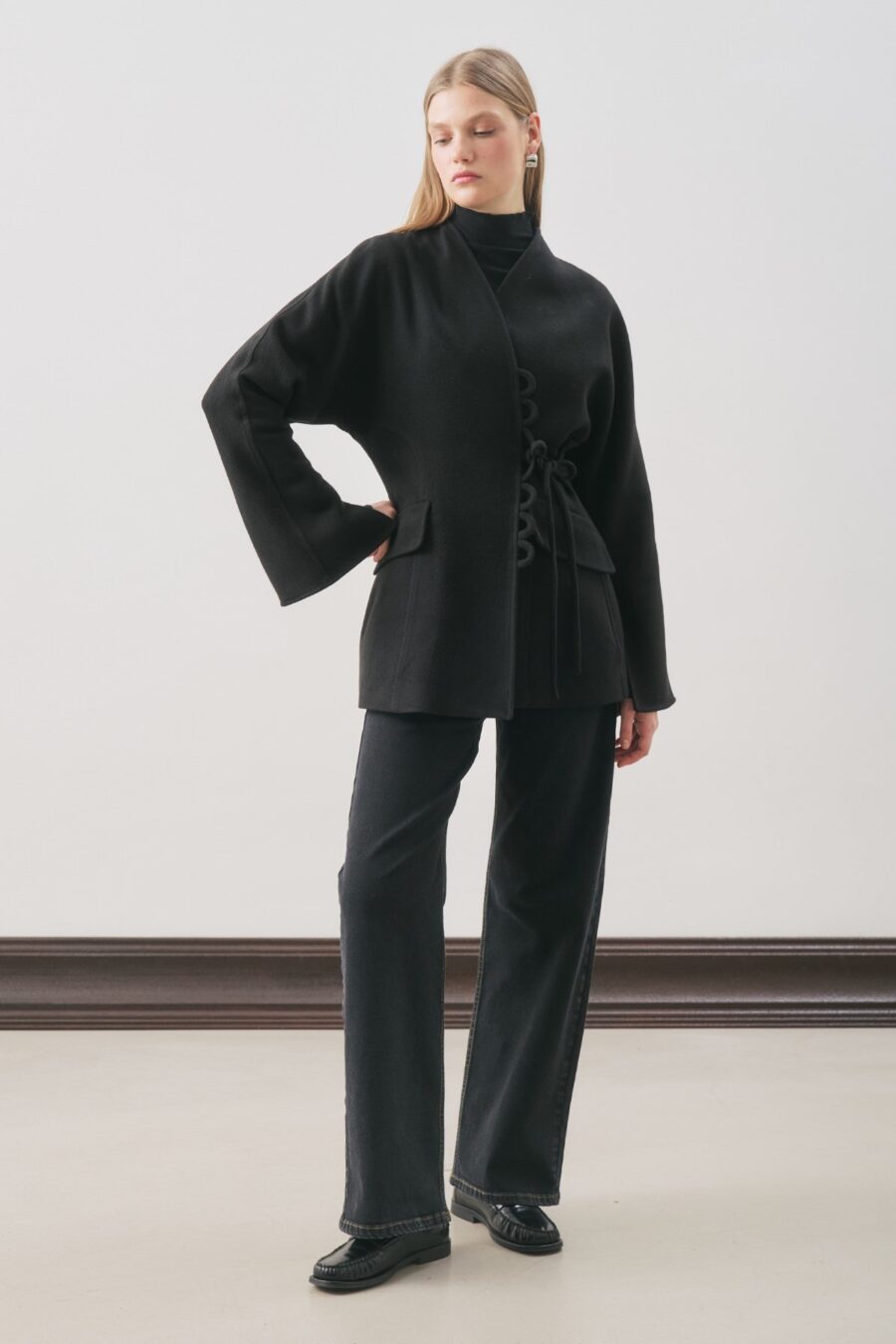 Aroa wool belt suit black