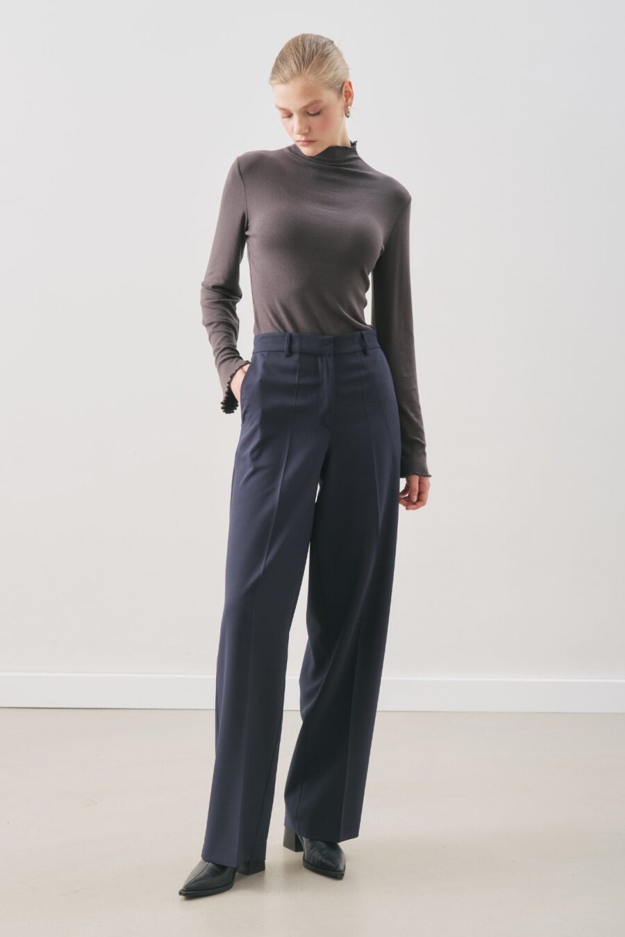 Aroa wool belt suit navy blue