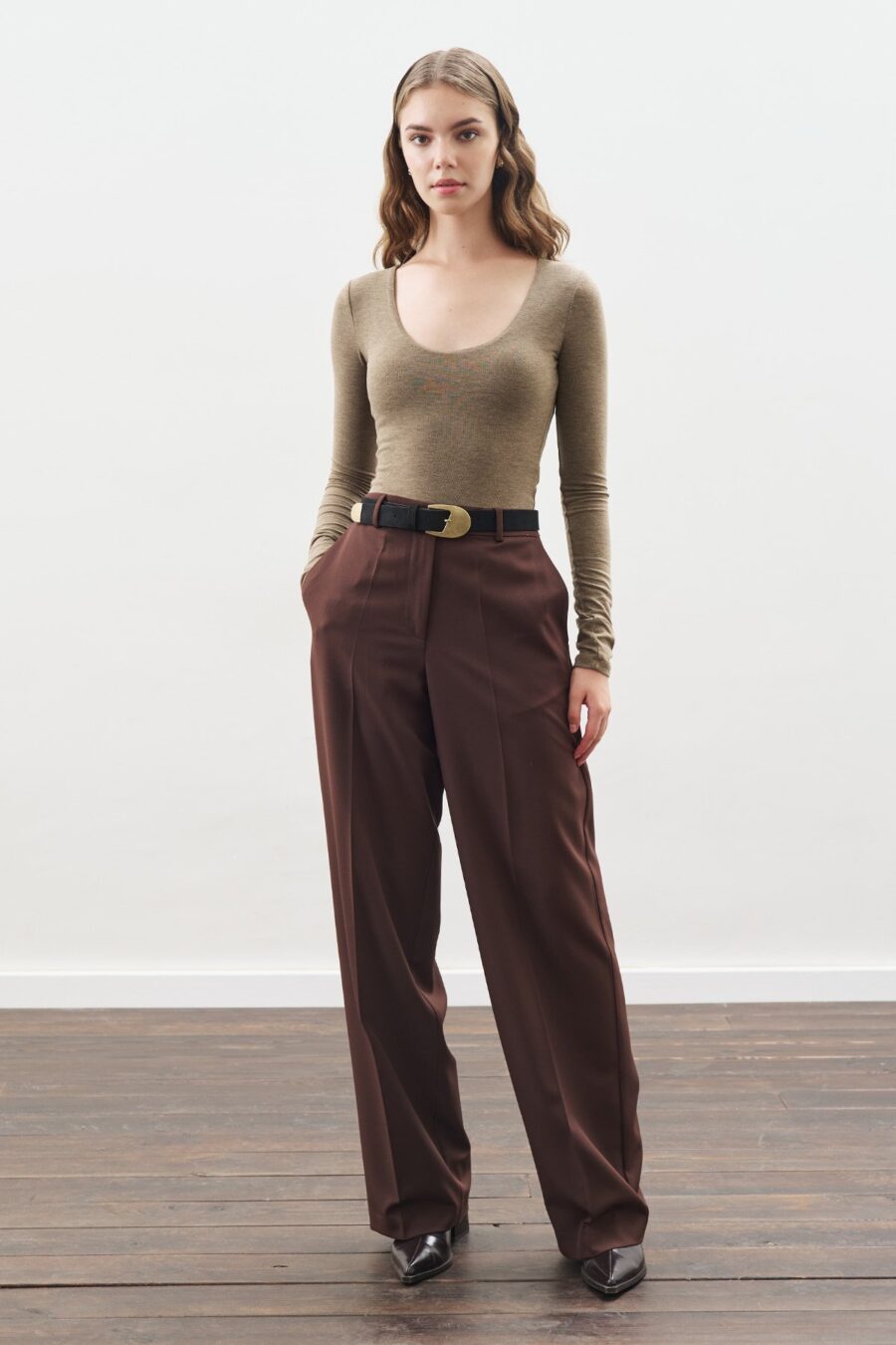 Aroa wool belt suit dark brown