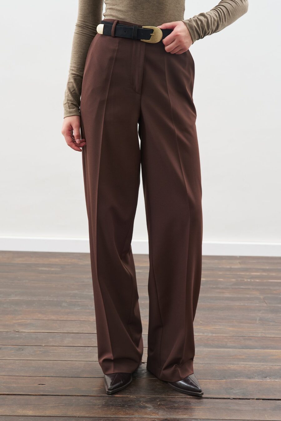 Aroa wool belt suit dark brown